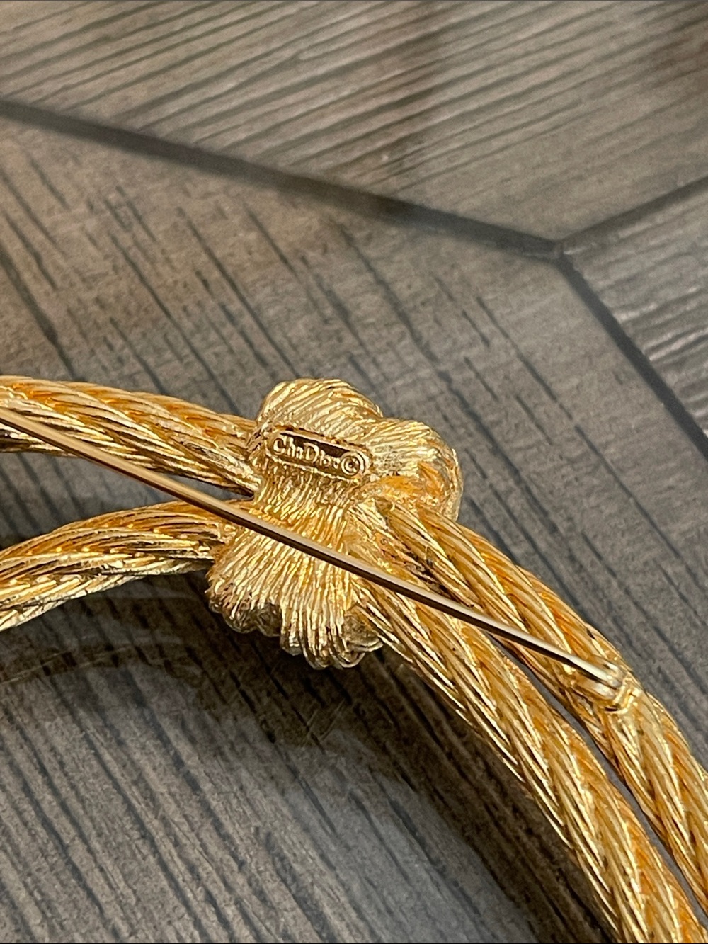 Christian Dior Vintage Knotted Rope Brooch - Gold-tone Metal - Picture 8 of 17